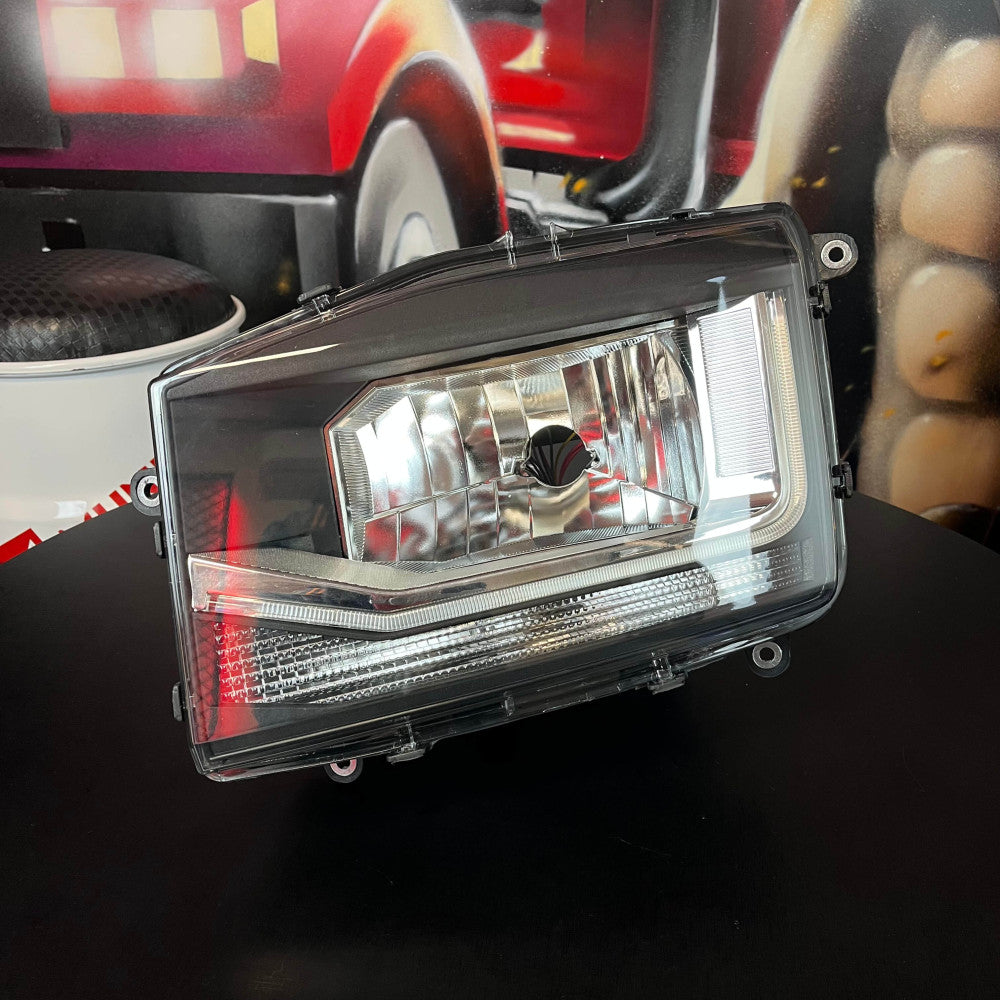 Farol Principal Volkswagen Delivery 2018 a 2024 - Pradolux