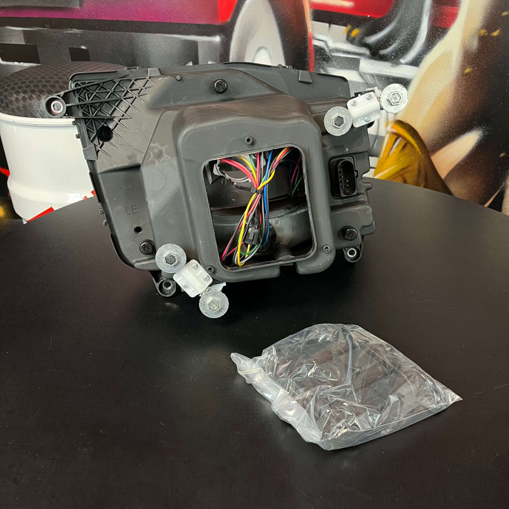 Farol Principal Volkswagen Delivery 2018 a 2024 - Pradolux